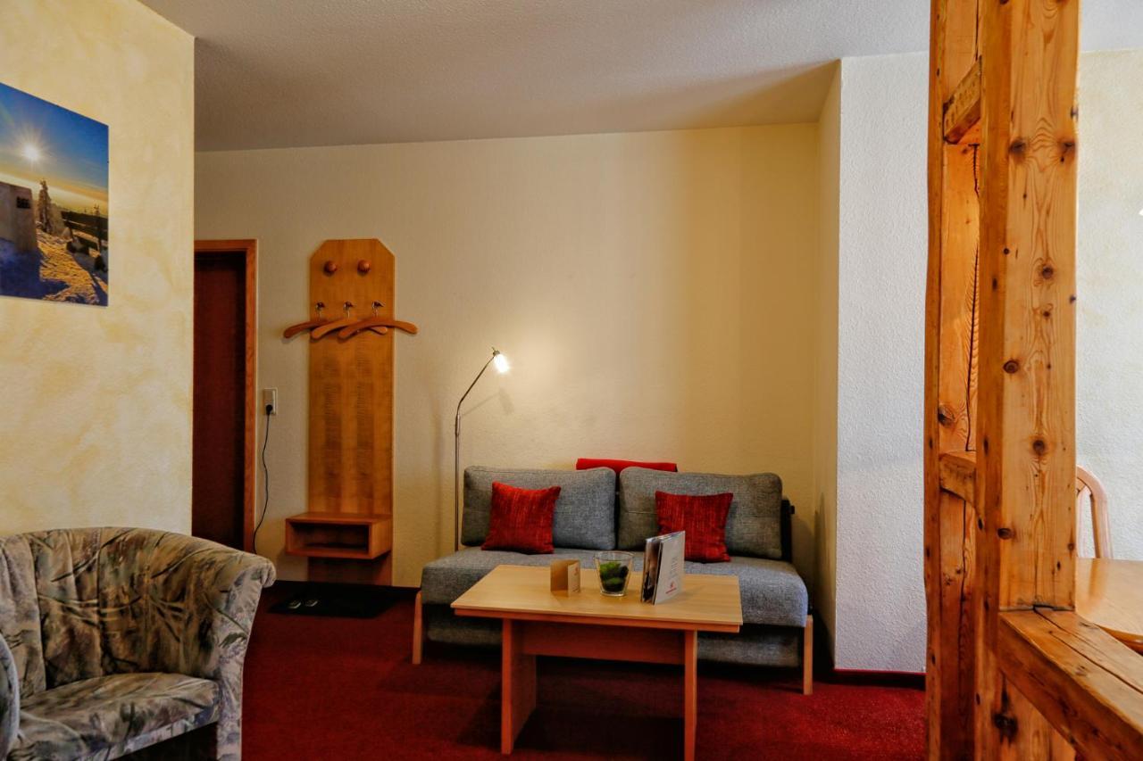 Konsum Gaestehaus Quisisana - Oberhof Oberhof  Εξωτερικό φωτογραφία