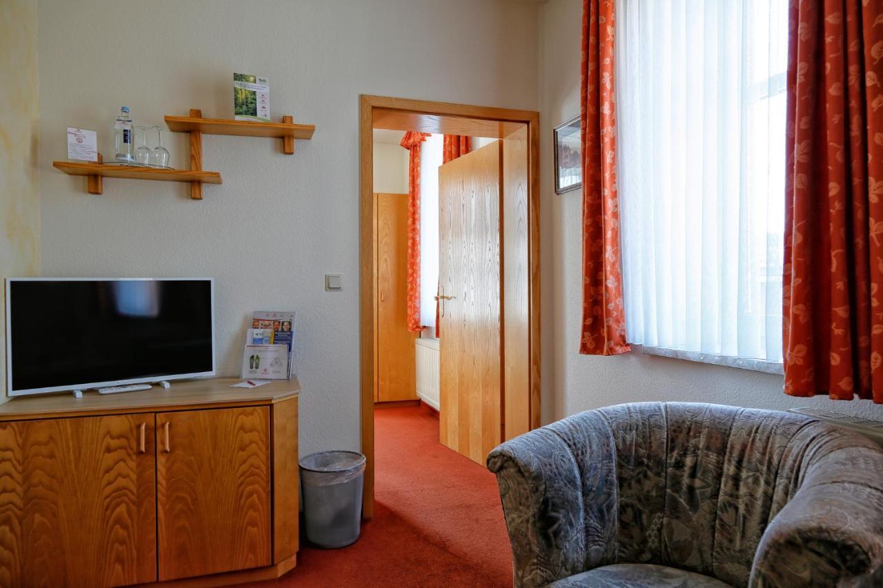 Konsum Gaestehaus Quisisana - Oberhof Oberhof  Εξωτερικό φωτογραφία